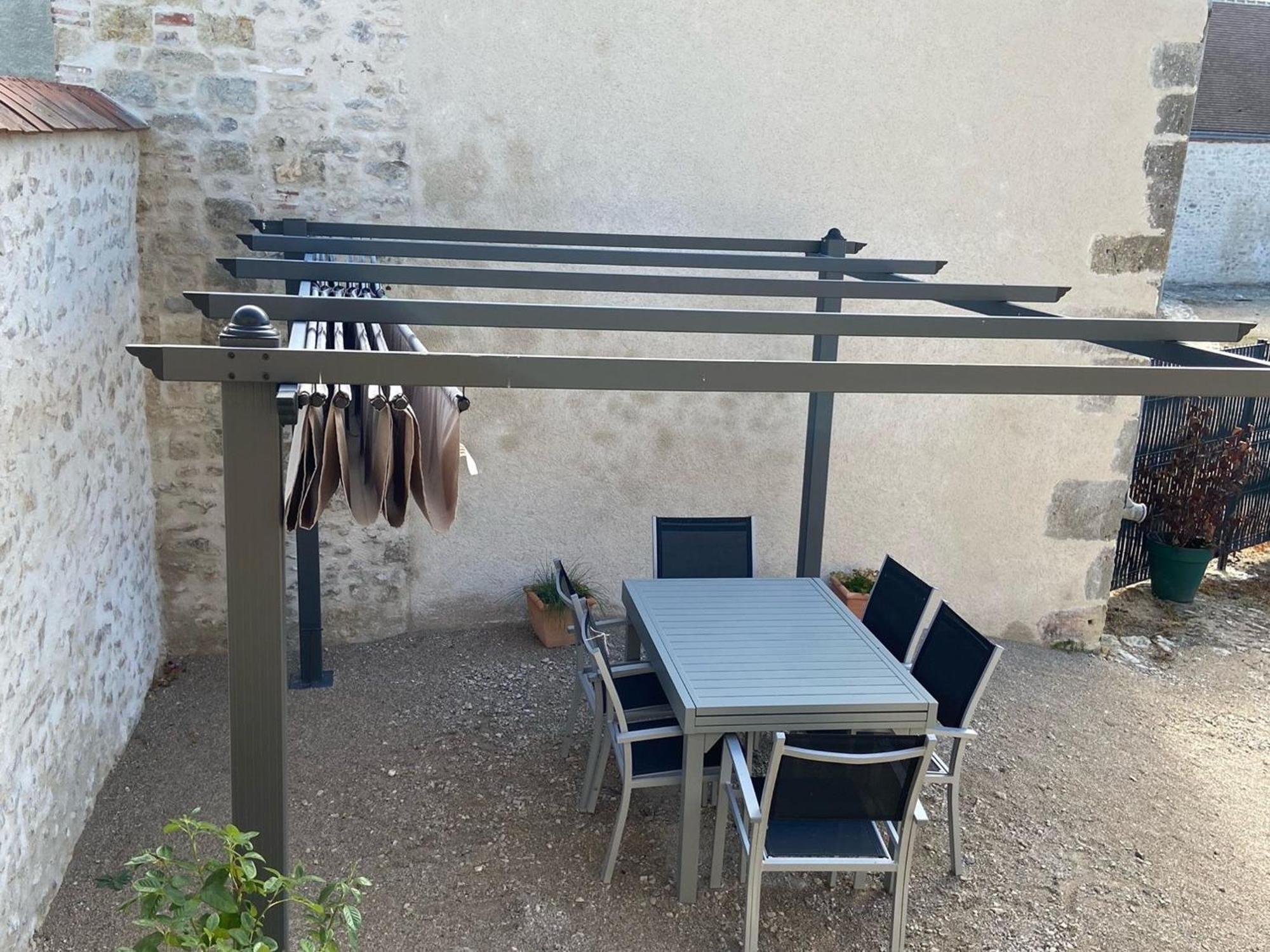 Vakantiehuis Maison Spacieuse Avec Jardin Privatif, Ideale Pour 6, Proche Orleans Et Chateaux De La Loire - Fr-1-590-236